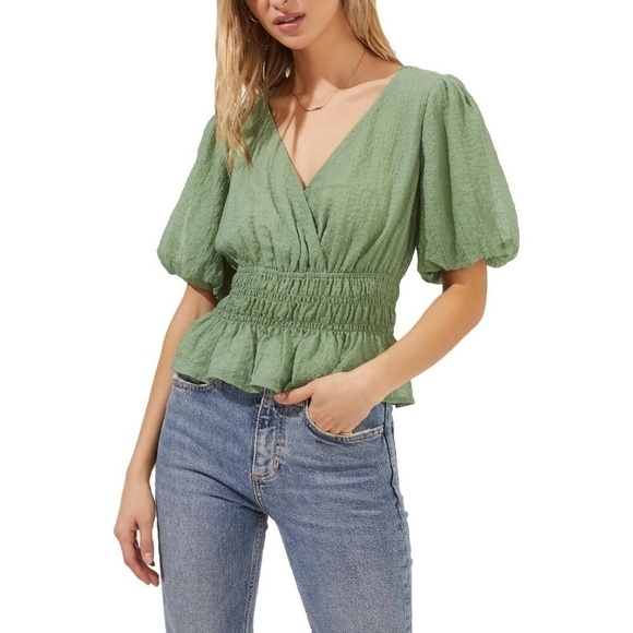 ASTR the Label Chiffon Smocked Blouse- NWOT - Picture 1 of 6